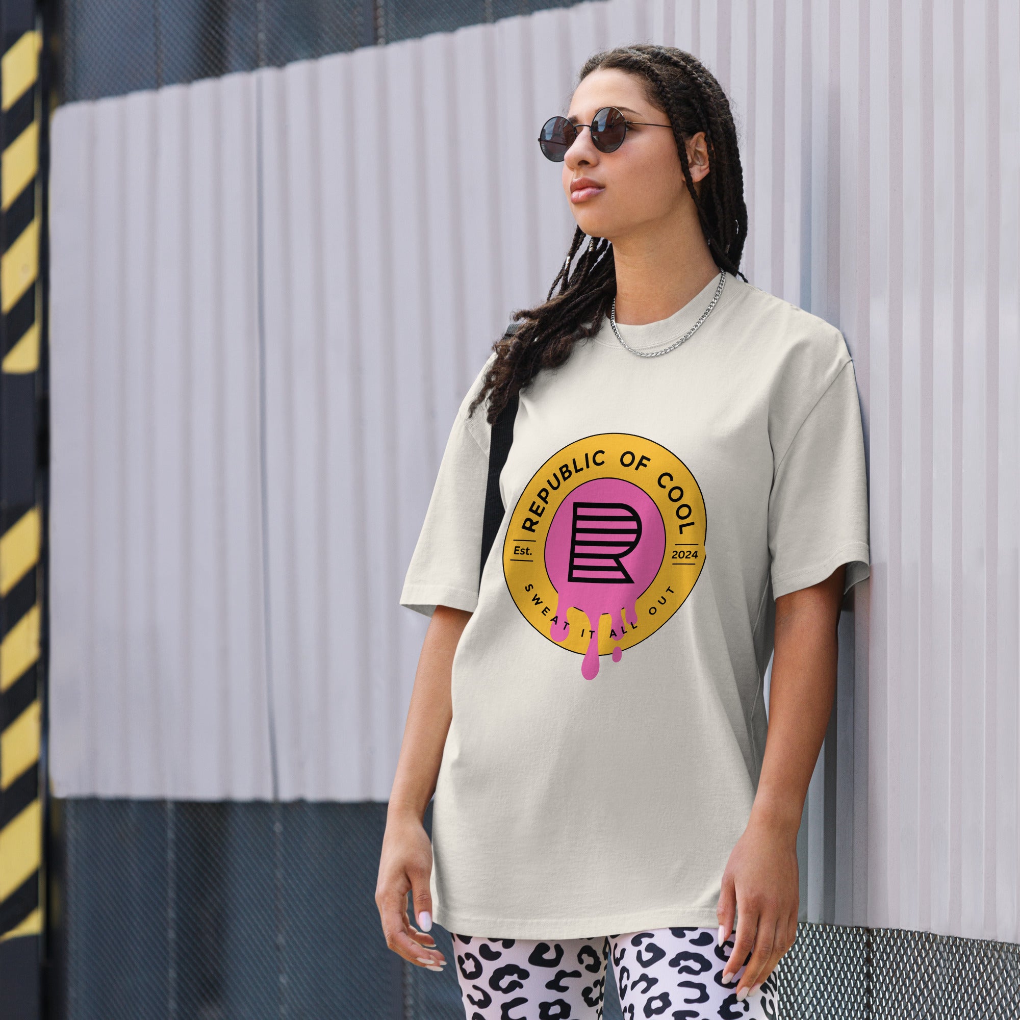 Oversized faded t-shirt - Sweat It Out